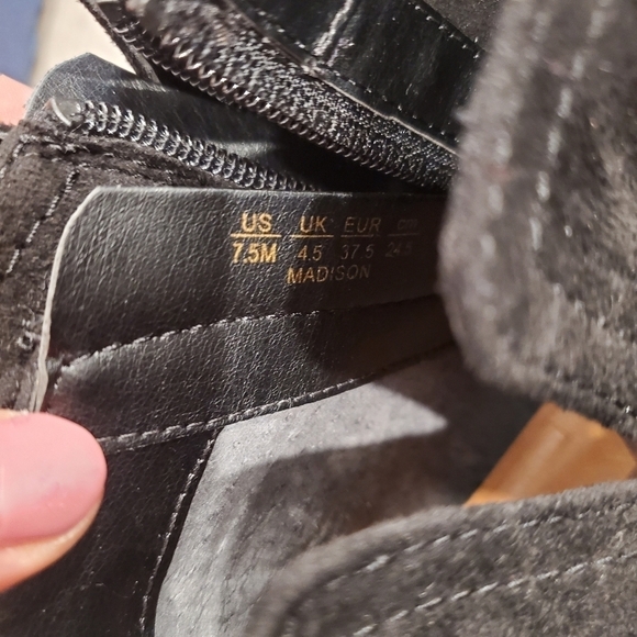 NEW Zodiac Madison Black Ankle Boot - Picture 8 of 8